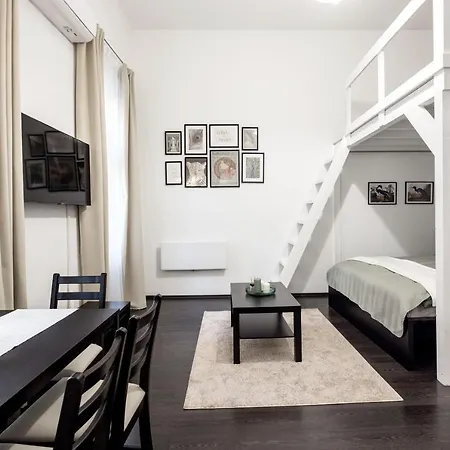 Charming Downtown Hideaway Steps From New York Cafe! Apartment Budapest Exterior photo