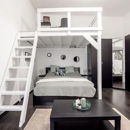 Charming Downtown Hideaway Steps From New York Cafe! Apartment Budapest Exterior photo