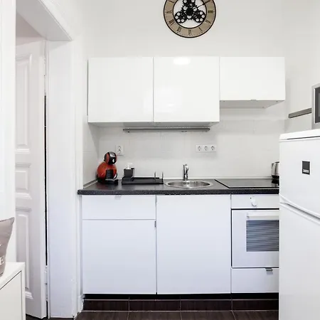 Charming Downtown Hideaway Steps From New York Cafe! Apartment Budapest Exterior photo