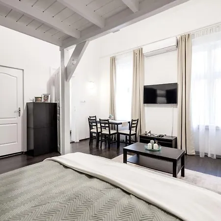 Charming Downtown Hideaway Steps From New York Cafe! Apartment Budapest Exterior photo