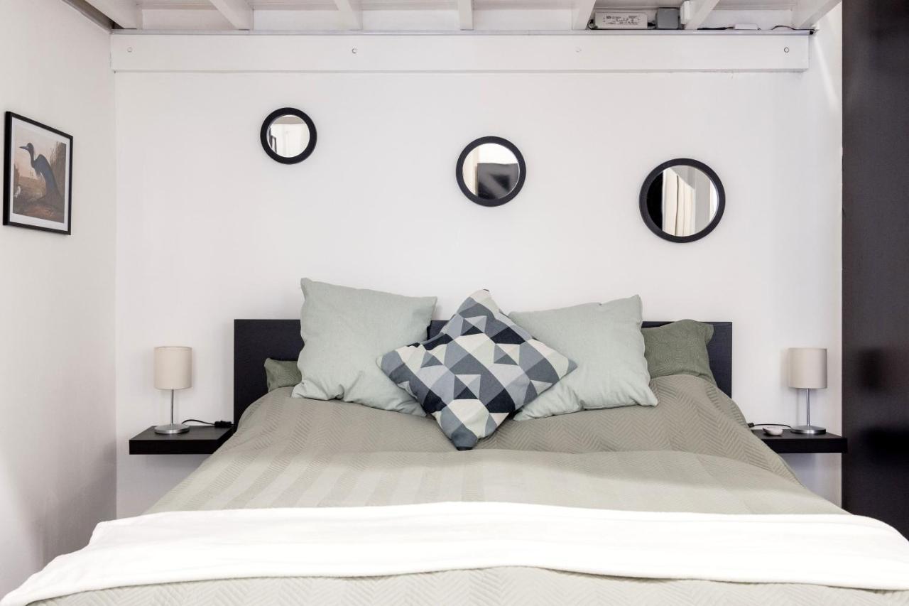 Апартаменти Charming Downtown Hideaway Steps From New York Cafe! Будапешт