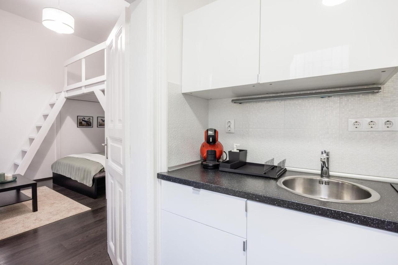 Charming Downtown Hideaway Steps From New York Cafe! Апартаменти Будапешт